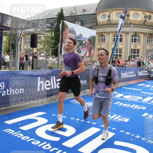 29.06.2025 - hella hamburg halbmarathon Michael Strokosch http://msf.ph/oto/8451501 29.06.2025 10:29:51 Ziel 13374, 19202 meine-sportfotos.de