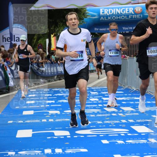 29.06.2025 - hella hamburg halbmarathon Strokosch-Dieckow http://msf.ph/oto/8451552 29.06.2025 10:37:35 Ziel 1290, 1505, 5042, 5791, 6047, 7831, 9914, 10451, 10922, 11106, 14934, 18193, 18216 meine-sportfotos.de