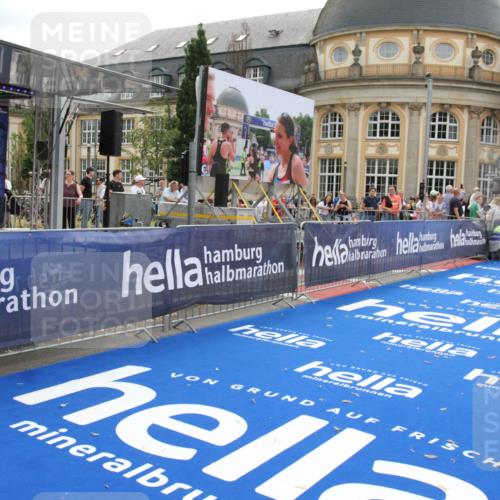 29.06.2025 - hella hamburg halbmarathon Michael Strokosch http://msf.ph/oto/8451573 29.06.2025 10:29:51 Ziel 13374, 19202 meine-sportfotos.de