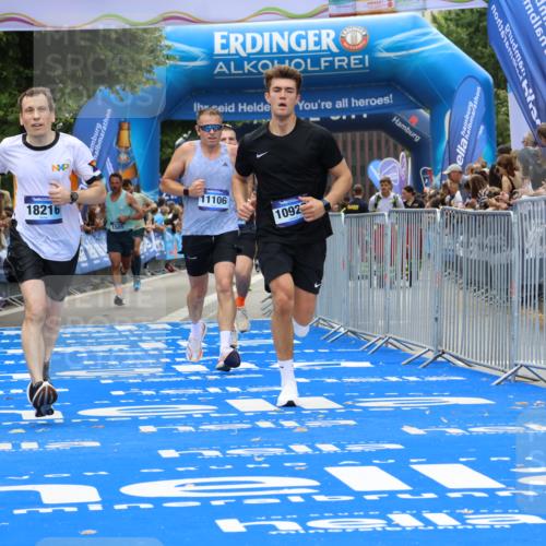 29.06.2025 - hella hamburg halbmarathon Strokosch-Dieckow http://msf.ph/oto/8451591 29.06.2025 10:37:34 Ziel 1290, 1505, 5042, 5791, 6047, 7831, 9914, 10451, 10922, 11106, 14934, 18193, 18216 meine-sportfotos.de