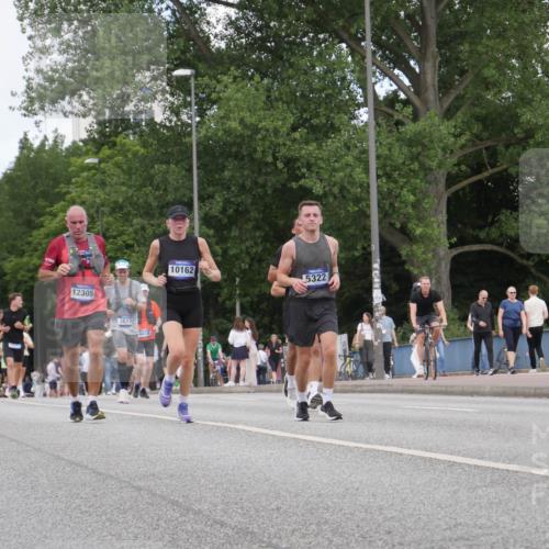 29.06.2025 - hella hamburg halbmarathon Luisa Fischer http://msf.ph/oto/8451602 29.06.2025 10:32:49 Kennedybrücke 6, 12305, 3613, 6418, 10162, 5322, 125, 1869, 3613, 4982, 5063, 5322, 8388, 10162 meine-sportfotos.de
