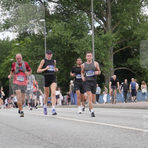 29.06.2025 - hella hamburg halbmarathon Luisa Fischer http://msf.ph/oto/8451627 29.06.2025 10:32:49 Kennedybrücke 7449, 12305, 3613, 118, 0162, 1804, 5322, 1869, 3613, 4982, 5063, 5322, 8388, 10162 meine-sportfotos.de