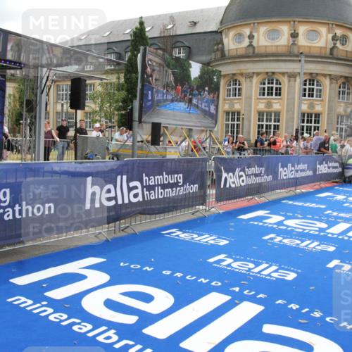 29.06.2025 - hella hamburg halbmarathon Michael Strokosch http://msf.ph/oto/8451677 29.06.2025 10:29:58 Ziel 5308, 19202 meine-sportfotos.de