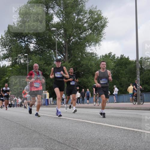 29.06.2025 - hella hamburg halbmarathon Luisa Fischer http://msf.ph/oto/8451739 29.06.2025 10:32:51 Kennedybrücke 12305, 10162, 18046, 5322, 25, 1869, 3613, 4982, 5063, 5322, 7449, 8388, 10162 meine-sportfotos.de