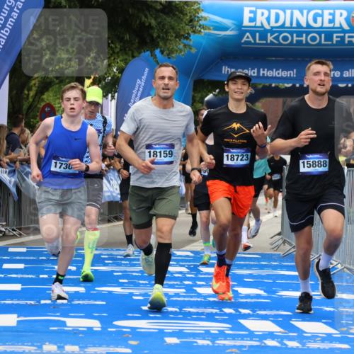 29.06.2025 - hella hamburg halbmarathon Strokosch-Dieckow http://msf.ph/oto/8451948 29.06.2025 10:37:23 Ziel 2767, 5003, 5042, 6047, 9017, 9914, 12739, 12900, 13372, 13854, 14387, 14459, 15888, 17306, 18159, 18723, 18824 meine-sportfotos.de