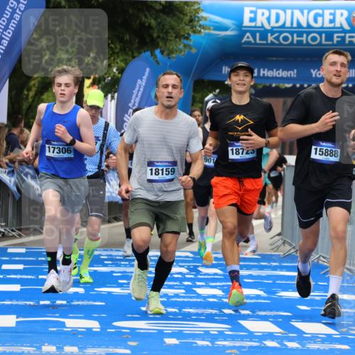 29.06.2025 - hella hamburg halbmarathon Strokosch-Dieckow http://msf.ph/oto/8451989 29.06.2025 10:37:23 Ziel 2767, 5003, 5042, 6047, 9017, 9914, 12739, 12900, 13372, 13854, 14387, 14459, 15888, 17306, 18159, 18723, 18824 meine-sportfotos.de
