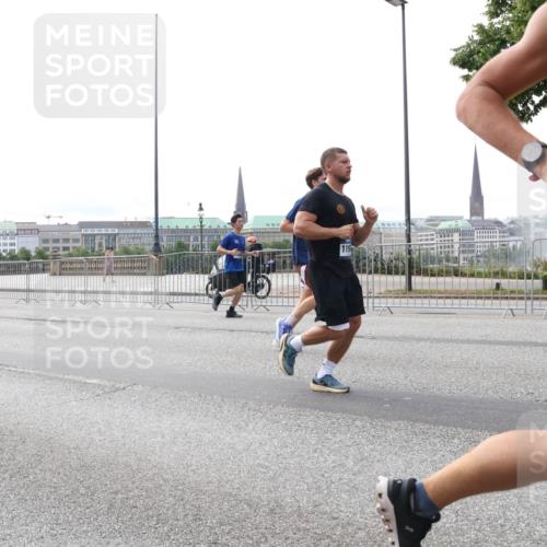 29.06.2025 - hella hamburg halbmarathon Lena Gebhardt http://msf.ph/oto/8451997 29.06.2025 10:30:58 Lombardsbrücke 9, 119, 1059, 1472, 1647, 1773, 1979, 2097, 2268, 2505, 2569, 2754, 2755, 3131, 3281, 4198, 4561, 4575, 4819, 5437, 6057, 6195, 6344, 6556, 6620, 6787, 7071, 7120, 7351, 8050, 8072, 8073, 8757, 9576, 9830, 10989, 11981, 11984, 11988, 12384, 12460, 12461, 12627, 14095, 14216, 14803, 15299, 15466, 15589, 15757, 16457, 16791, 17224, 17463, 17509, 17587, 17742, 17966, 18362, 18795, 18860, 19052, 19226 meine-sportfotos.de