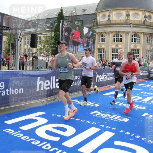 29.06.2025 - hella hamburg halbmarathon Michael Strokosch http://msf.ph/oto/8451998 29.06.2025 10:30:08 Ziel 2689, 3189, 8190, 9634, 10270, 12308, 15507, 15672, 17768 meine-sportfotos.de