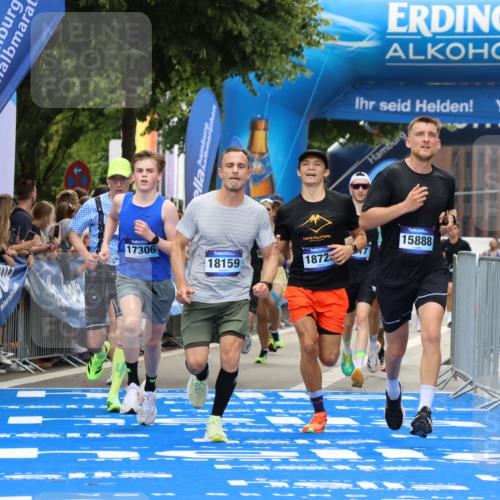 29.06.2025 - hella hamburg halbmarathon Strokosch-Dieckow http://msf.ph/oto/8452031 29.06.2025 10:37:22 Ziel 2767, 5003, 5042, 6047, 9017, 9914, 12739, 12900, 13372, 13854, 14387, 14459, 15888, 17306, 18159, 18723, 18824 meine-sportfotos.de