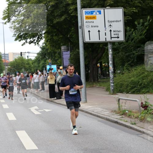 29.06.2025 - hella hamburg halbmarathon Yannick Fuchs http://msf.ph/oto/8452044 29.06.2025 10:55:52 20KM 1135, 1138, 1147, 1190, 3097, 3400, 3921, 4095, 4859, 5547, 5839, 6391, 6815, 7049, 8364, 9297, 10177, 10194, 10746, 11465, 12125, 12567, 13491, 13699, 13958, 14574, 14605, 15252, 15291, 15520, 15539, 15686, 15733, 15908, 16128, 16145, 17939, 18551, 18799, 18808 meine-sportfotos.de
