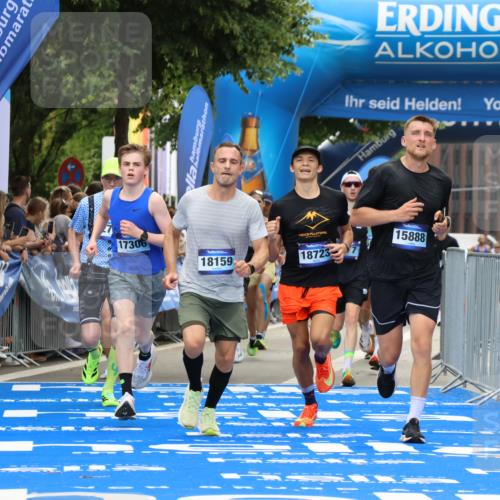 29.06.2025 - hella hamburg halbmarathon Strokosch-Dieckow http://msf.ph/oto/8452054 29.06.2025 10:37:22 Ziel 2767, 5003, 5042, 6047, 9017, 9914, 12739, 12900, 13372, 13854, 14387, 14459, 15888, 17306, 18159, 18723, 18824 meine-sportfotos.de