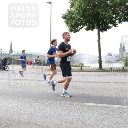 29.06.2025 - hella hamburg halbmarathon Lena Gebhardt http://msf.ph/oto/8452081 29.06.2025 10:30:59 Lombardsbrücke 1198, 1059, 1472, 1647, 1773, 1979, 2097, 2268, 2414, 2505, 2569, 2754, 2755, 3131, 3281, 4198, 4561, 4817, 5437, 5943, 6057, 6195, 6344, 6556, 6620, 6787, 7071, 7120, 7351, 8050, 8072, 8073, 8757, 9576, 9830, 10989, 11981, 11984, 11988, 12384, 12460, 12461, 12627, 14095, 14216, 14803, 15299, 15466, 15589, 15757, 16457, 16791, 17224, 17463, 17509, 17587, 17742, 17966, 18362, 18795, 18860, 19052, 19226 meine-sportfotos.de