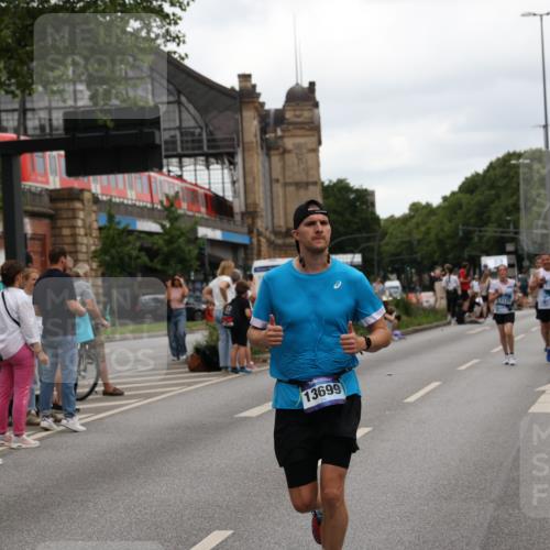 29.06.2025 - hella hamburg halbmarathon Yannick Fuchs http://msf.ph/oto/8452103 29.06.2025 10:55:53 20KM 1135, 1138, 1147, 1190, 3097, 3400, 3921, 4095, 4859, 5547, 5839, 6580, 6815, 7049, 8364, 9297, 9928, 10177, 10194, 10746, 10797, 11465, 12125, 12567, 13491, 13699, 13958, 14574, 14605, 15252, 15291, 15520, 15539, 15686, 15733, 15908, 16128, 16145, 17939, 18000, 18551, 18799, 18808 meine-sportfotos.de