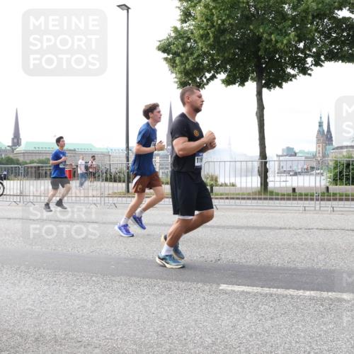 29.06.2025 - hella hamburg halbmarathon Lena Gebhardt http://msf.ph/oto/8452108 29.06.2025 10:30:59 Lombardsbrücke 119, 1059, 1472, 1647, 1773, 1979, 2097, 2268, 2414, 2505, 2569, 2754, 2755, 3131, 3281, 4198, 4561, 4817, 5437, 5943, 6057, 6195, 6344, 6556, 6620, 6787, 7071, 7120, 7351, 8050, 8072, 8073, 8757, 9576, 9830, 10989, 11981, 11984, 11988, 12384, 12460, 12461, 12627, 14095, 14216, 14803, 15299, 15466, 15589, 15757, 16457, 16791, 17224, 17463, 17509, 17587, 17742, 17966, 18362, 18795, 18860, 19052, 19226 meine-sportfotos.de