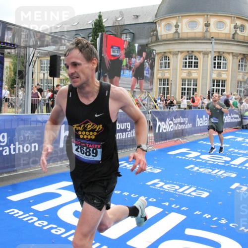 29.06.2025 - hella hamburg halbmarathon Michael Strokosch http://msf.ph/oto/8452119 29.06.2025 10:30:11 Ziel 1758, 2689, 3189, 8190, 8323, 9634, 10270, 12308, 15507, 17768 meine-sportfotos.de