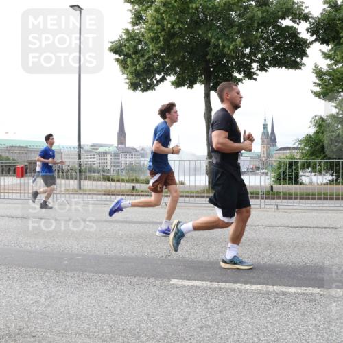 29.06.2025 - hella hamburg halbmarathon Lena Gebhardt http://msf.ph/oto/8452121 29.06.2025 10:30:59 Lombardsbrücke 1059, 1472, 1647, 1773, 1979, 2097, 2268, 2414, 2505, 2569, 2754, 2755, 3131, 3281, 4198, 4561, 4817, 5437, 5943, 6057, 6195, 6344, 6556, 6620, 6787, 7071, 7120, 7351, 8050, 8072, 8073, 8757, 9576, 9830, 10989, 11981, 11984, 11988, 12384, 12460, 12461, 12627, 14095, 14216, 14803, 15299, 15466, 15589, 15757, 16457, 16791, 17224, 17463, 17509, 17587, 17742, 17966, 18362, 18795, 18860, 19052, 19226 meine-sportfotos.de