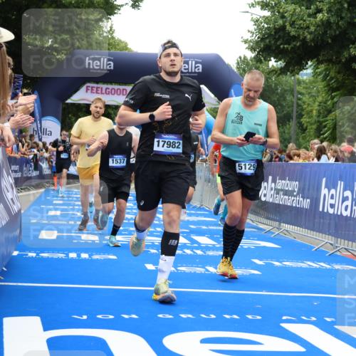29.06.2025 - hella hamburg halbmarathon Strokosch-Dieckow http://msf.ph/oto/8452239 29.06.2025 10:48:20 Ziel 1537, 3747, 5129, 5362, 5528, 6081, 6923, 7367, 7599, 8216, 8916, 9262, 9770, 11211, 11451, 11467, 12549, 12840, 14797, 14990, 15629, 15735, 17745, 17855, 17982, 18790, 18923, 18963, 19127 meine-sportfotos.de