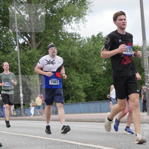 29.06.2025 - hella hamburg halbmarathon Luisa Fischer http://msf.ph/oto/8452358 29.06.2025 10:33:13 Kennedybrücke 1088, 13418, 1063, 575, 18, 1063, 1230, 2901, 3573, 4575, 8048, 10880 meine-sportfotos.de