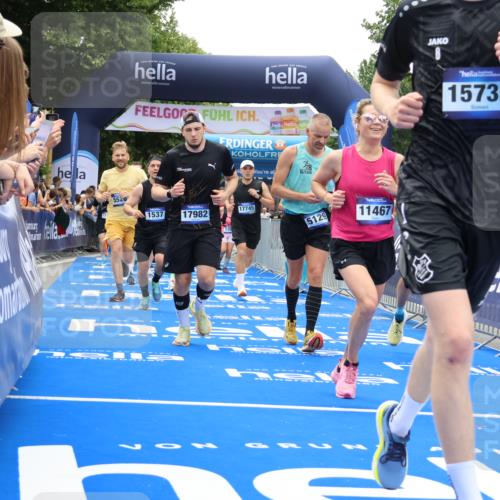 29.06.2025 - hella hamburg halbmarathon Strokosch-Dieckow http://msf.ph/oto/8452410 29.06.2025 10:48:19 Ziel 1537, 3747, 5129, 5362, 5528, 6081, 6923, 7367, 7599, 8216, 8916, 9262, 9770, 11211, 11467, 12549, 12840, 14797, 15629, 15735, 17745, 17855, 17982, 18790, 18923, 18963, 19127 meine-sportfotos.de