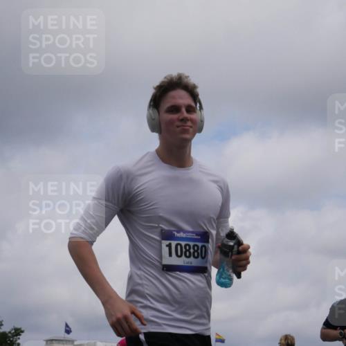 29.06.2025 - hella hamburg halbmarathon Luisa Fischer http://msf.ph/oto/8452469 29.06.2025 10:33:15 Kennedybrücke 10880, 18362, 1063, 3524, 3573, 4198, 4575, 4819, 8048, 10880 meine-sportfotos.de