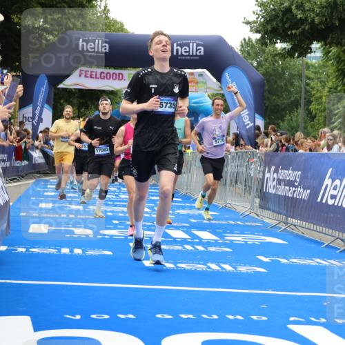 29.06.2025 - hella hamburg halbmarathon Strokosch-Dieckow http://msf.ph/oto/8452513 29.06.2025 10:48:18 Ziel 1537, 3747, 5129, 5362, 5528, 6081, 6923, 7367, 7599, 8216, 8916, 9262, 9770, 11211, 11467, 12549, 12685, 14797, 14814, 15590, 15629, 15735, 15981, 17745, 17982, 18790, 18923, 18963, 19127 meine-sportfotos.de
