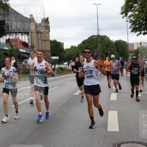 29.06.2025 - hella hamburg halbmarathon Yannick Fuchs http://msf.ph/oto/8452516 29.06.2025 10:55:58 20KM 1135, 1138, 1147, 1190, 3097, 3921, 4095, 4859, 5547, 6580, 6815, 8154, 8364, 9297, 9718, 9928, 10177, 10194, 10746, 10797, 11968, 12567, 13699, 13958, 14574, 15252, 15291, 15520, 15539, 15686, 15859, 15908, 17532, 17939, 18000, 18551, 18799, 18808, 18919 meine-sportfotos.de