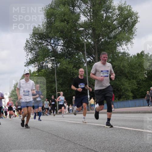 29.06.2025 - hella hamburg halbmarathon Luisa Fischer http://msf.ph/oto/8452523 29.06.2025 10:33:17 Kennedybrücke 3524, 18414, 16306, 3573, 12710, 1063, 3524, 3573, 4198, 4819, 8048, 10880 meine-sportfotos.de