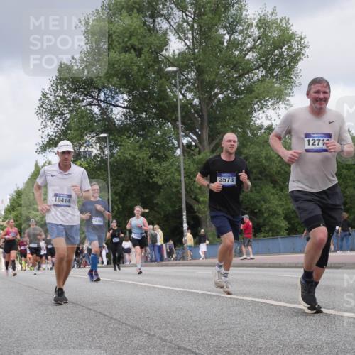 29.06.2025 - hella hamburg halbmarathon Luisa Fischer http://msf.ph/oto/8452574 29.06.2025 10:33:18 Kennedybrücke 3524, 4198, 18414, 16306, 16504, 3573, 1271, 1063, 3524, 3573, 4198, 4819, 6626, 8048 meine-sportfotos.de