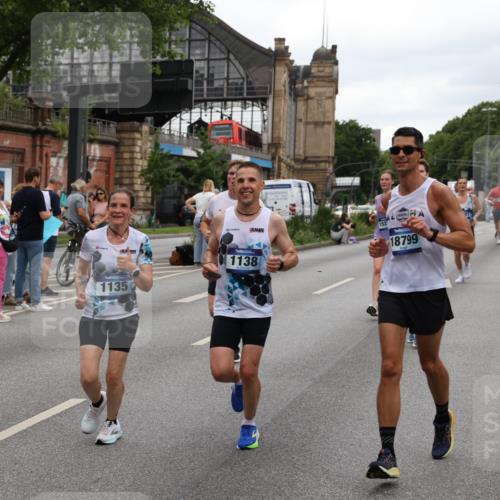 29.06.2025 - hella hamburg halbmarathon Yannick Fuchs http://msf.ph/oto/8452641 29.06.2025 10:55:58 20KM 1135, 1138, 1147, 1190, 3097, 3921, 4095, 4859, 5547, 6580, 6815, 8154, 8364, 9297, 9718, 9928, 10177, 10194, 10746, 10797, 11968, 12567, 13699, 13958, 14574, 15252, 15291, 15520, 15539, 15686, 15859, 15908, 17532, 17939, 18000, 18551, 18799, 18808, 18919 meine-sportfotos.de