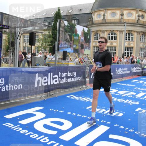29.06.2025 - hella hamburg halbmarathon Michael Strokosch http://msf.ph/oto/8452651 29.06.2025 10:30:24 Ziel 10173, 12691 meine-sportfotos.de