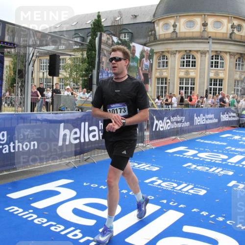 29.06.2025 - hella hamburg halbmarathon Michael Strokosch http://msf.ph/oto/8452675 29.06.2025 10:30:24 Ziel 10173, 12691 meine-sportfotos.de