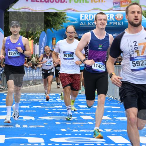 29.06.2025 - hella hamburg halbmarathon Strokosch-Dieckow http://msf.ph/oto/8452805 29.06.2025 10:37:10 Ziel 4860, 5003, 5923, 6458, 7482, 8362, 9178, 10190, 10738, 11120, 11423, 12900, 13972, 15178, 15410, 16992, 17137, 17658, 17726 meine-sportfotos.de