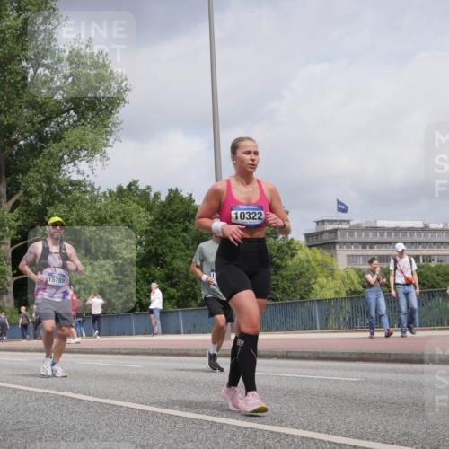 29.06.2025 - hella hamburg halbmarathon Luisa Fischer http://msf.ph/oto/8452817 29.06.2025 10:33:28 Kennedybrücke 12461, 15789, 10322, 2302, 4198, 4819, 6626, 10322 meine-sportfotos.de