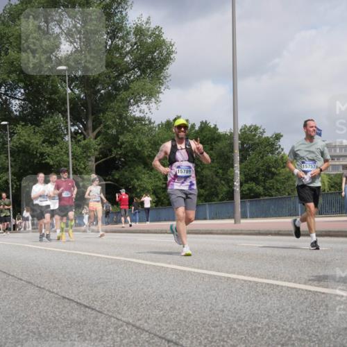 29.06.2025 - hella hamburg halbmarathon Luisa Fischer http://msf.ph/oto/8452848 29.06.2025 10:33:29 Kennedybrücke 12461, 12460, 572, 15757, 15789, 2302, 6626, 7517, 10322 meine-sportfotos.de