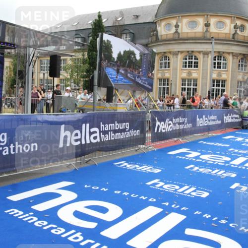29.06.2025 - hella hamburg halbmarathon Michael Strokosch http://msf.ph/oto/8452884 29.06.2025 10:30:26 Ziel 10173 meine-sportfotos.de