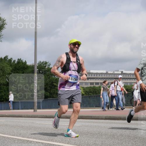 29.06.2025 - hella hamburg halbmarathon Luisa Fischer http://msf.ph/oto/8452886 29.06.2025 10:33:30 Kennedybrücke 7572, 15789, 15757, 2302, 6626, 7517, 9095, 10322 meine-sportfotos.de