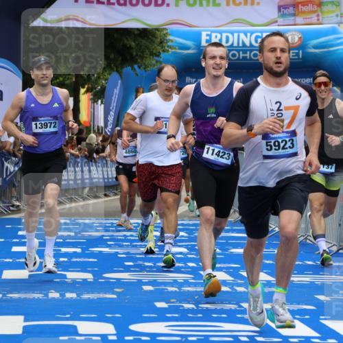 29.06.2025 - hella hamburg halbmarathon Strokosch-Dieckow http://msf.ph/oto/8452897 29.06.2025 10:37:10 Ziel 4860, 5003, 5923, 6458, 7482, 8362, 9178, 10190, 10738, 11120, 11423, 12900, 13972, 15178, 15410, 16992, 17137, 17658, 17726 meine-sportfotos.de
