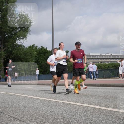 29.06.2025 - hella hamburg halbmarathon Luisa Fischer http://msf.ph/oto/8452966 29.06.2025 10:33:33 Kennedybrücke 17949, 17945, 124, 12461, 67, 2302, 6556, 7517, 9095 meine-sportfotos.de