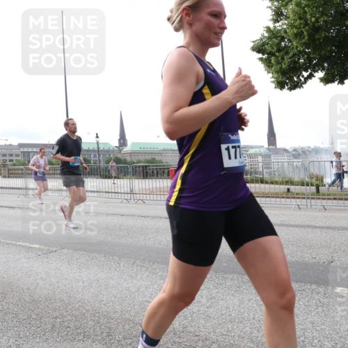 29.06.2025 - hella hamburg halbmarathon Lena Gebhardt http://msf.ph/oto/8452967 29.06.2025 10:31:05 Lombardsbrücke 15466, 171, 1059, 1292, 1472, 1773, 1979, 2097, 2268, 2414, 2505, 2569, 2914, 3131, 3281, 4198, 4561, 4817, 5437, 5943, 6057, 6195, 6556, 6620, 6787, 7071, 7120, 7351, 7604, 8050, 8072, 8073, 8757, 9576, 9830, 10111, 10989, 11981, 11984, 11988, 12384, 12627, 14095, 14216, 14349, 14803, 15299, 15466, 15589, 15725, 16457, 17224, 17463, 17509, 17587, 17742, 17966, 18362, 18795, 18860, 19052, 19226 meine-sportfotos.de