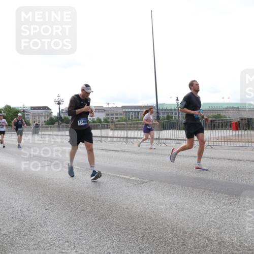 29.06.2025 - hella hamburg halbmarathon Lena Gebhardt http://msf.ph/oto/8453013 29.06.2025 10:31:05 Lombardsbrücke 15466, 1059, 1292, 1472, 1773, 1979, 2097, 2268, 2414, 2505, 2569, 2914, 3131, 3281, 4198, 4561, 4817, 5437, 5943, 6057, 6195, 6556, 6620, 6787, 7071, 7120, 7351, 7604, 8050, 8072, 8073, 8757, 9576, 9830, 10111, 10989, 11981, 11984, 11988, 12384, 12627, 14095, 14216, 14349, 14803, 15299, 15466, 15589, 15725, 16457, 17224, 17463, 17509, 17587, 17742, 17966, 18362, 18795, 18860, 19052, 19226 meine-sportfotos.de