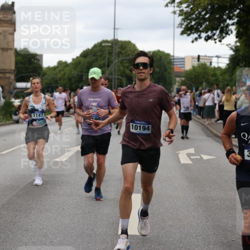 29.06.2025 - hella hamburg halbmarathon Yannick Fuchs http://msf.ph/oto/8453015 29.06.2025 10:56:01 20KM 1128, 1135, 1138, 1147, 1190, 3097, 3921, 4095, 4859, 5547, 6580, 6815, 7658, 8154, 9131, 9297, 9718, 9928, 10194, 10797, 11968, 12567, 13699, 13958, 14574, 15252, 15291, 15539, 15686, 15859, 15908, 16292, 17532, 17939, 18000, 18551, 18599, 18799, 18808, 18919 meine-sportfotos.de