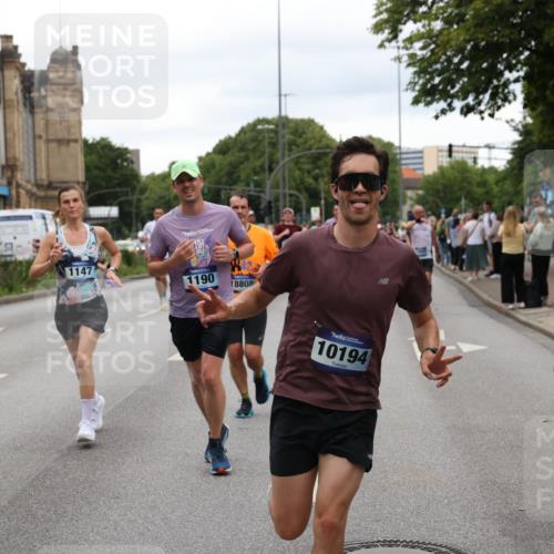 29.06.2025 - hella hamburg halbmarathon Yannick Fuchs http://msf.ph/oto/8453052 29.06.2025 10:56:01 20KM 1128, 1135, 1138, 1147, 1190, 3097, 3921, 4095, 4859, 5547, 6580, 6815, 7658, 8154, 9131, 9297, 9718, 9928, 10194, 10797, 11968, 12567, 13699, 13958, 14574, 15252, 15291, 15539, 15686, 15859, 15908, 16292, 17532, 17939, 18000, 18551, 18599, 18799, 18808, 18919 meine-sportfotos.de