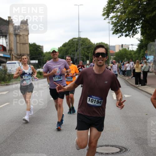29.06.2025 - hella hamburg halbmarathon Yannick Fuchs http://msf.ph/oto/8453062 29.06.2025 10:56:01 20KM 1128, 1135, 1138, 1147, 1190, 3097, 3921, 4095, 4859, 5547, 6580, 6815, 7658, 8154, 9131, 9297, 9718, 9928, 10194, 10797, 11968, 12567, 13699, 13958, 14574, 15252, 15291, 15539, 15686, 15859, 15908, 16292, 17532, 17939, 18000, 18551, 18599, 18799, 18808, 18919 meine-sportfotos.de
