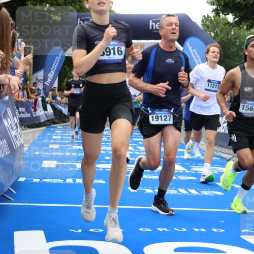 29.06.2025 - hella hamburg halbmarathon Strokosch-Dieckow http://msf.ph/oto/8453127 29.06.2025 10:48:15 Ziel 1537, 1914, 5129, 5528, 6923, 7367, 7599, 8216, 8916, 9544, 9770, 11211, 11467, 12685, 14192, 14797, 14814, 15590, 15629, 15735, 15973, 15981, 16269, 17745, 17982, 18963, 19127 meine-sportfotos.de