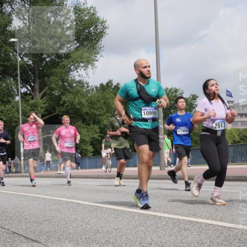 29.06.2025 - hella hamburg halbmarathon Luisa Fischer http://msf.ph/oto/8453133 29.06.2025 10:33:38 Kennedybrücke 21, 18860, 32, 11984, 10996, 17966, 7517, 909, 2302, 6556, 7517, 9095, 9830 meine-sportfotos.de