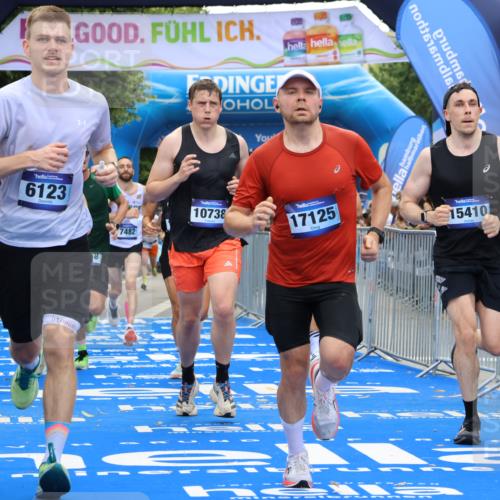 29.06.2025 - hella hamburg halbmarathon Strokosch-Dieckow http://msf.ph/oto/8453135 29.06.2025 10:37:03 Ziel 1385, 1411, 5315, 5923, 6123, 6458, 7482, 8362, 9178, 10738, 11120, 11423, 11620, 13972, 15261, 15410, 16992, 17024, 17125, 17658 meine-sportfotos.de