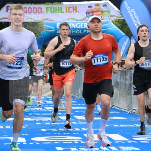 29.06.2025 - hella hamburg halbmarathon Strokosch-Dieckow http://msf.ph/oto/8453160 29.06.2025 10:37:03 Ziel 1385, 1411, 5315, 5923, 6123, 6458, 7482, 8362, 9178, 10738, 11120, 11423, 11620, 13972, 15261, 15410, 16992, 17024, 17125, 17658 meine-sportfotos.de