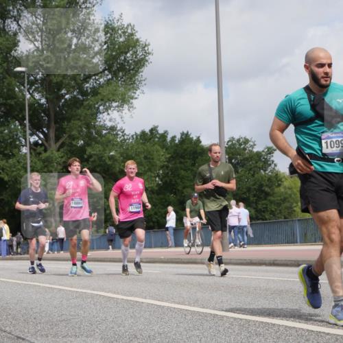 29.06.2025 - hella hamburg halbmarathon Luisa Fischer http://msf.ph/oto/8453165 29.06.2025 10:33:39 Kennedybrücke 21, 18860, 32, 11984, 1099, 2302, 6556, 7071, 7517, 9095, 9830 meine-sportfotos.de
