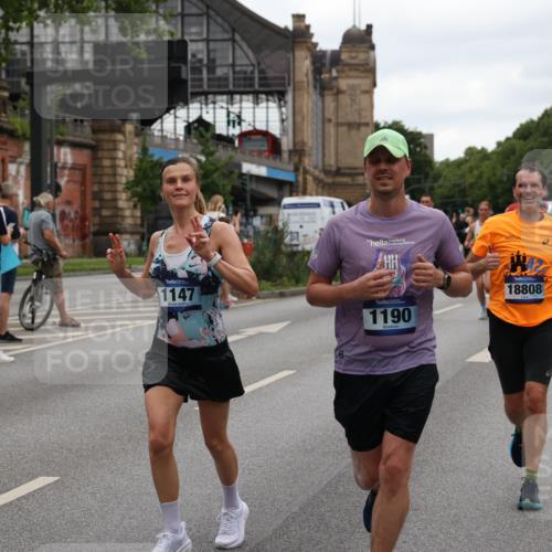 29.06.2025 - hella hamburg halbmarathon Yannick Fuchs http://msf.ph/oto/8453216 29.06.2025 10:56:02 20KM 1128, 1135, 1138, 1147, 1190, 3097, 3921, 4095, 4859, 5547, 6580, 6815, 7658, 8154, 9131, 9297, 9718, 9928, 10194, 10797, 11670, 11968, 12567, 13868, 13958, 14574, 15252, 15291, 15539, 15686, 15859, 15908, 16292, 17532, 17939, 17955, 18000, 18551, 18599, 18799, 18808, 18919 meine-sportfotos.de