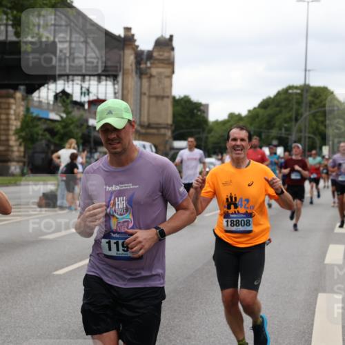 29.06.2025 - hella hamburg halbmarathon Yannick Fuchs http://msf.ph/oto/8453243 29.06.2025 10:56:03 20KM 1128, 1135, 1138, 1147, 1190, 3097, 3921, 4095, 4859, 5547, 6414, 6415, 6580, 6815, 7658, 8154, 9131, 9297, 9718, 9928, 10194, 10797, 11670, 11968, 12567, 13868, 13958, 14574, 15252, 15291, 15539, 15686, 15859, 15908, 16292, 17532, 17939, 17955, 18000, 18551, 18599, 18799, 18808, 18919 meine-sportfotos.de